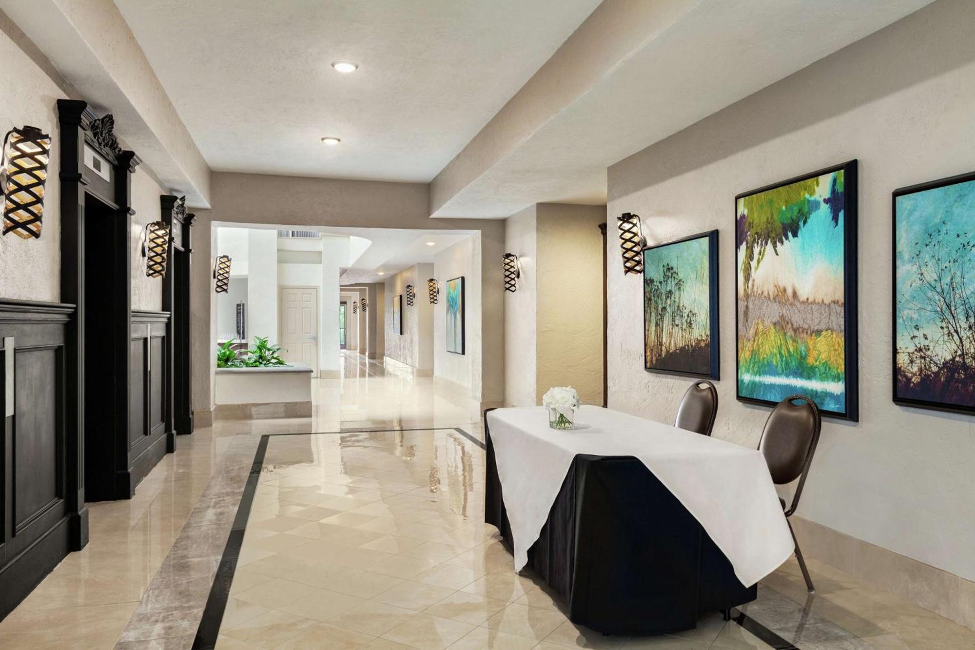 Embassy By Hilton Orange County Airport Santa Ana
