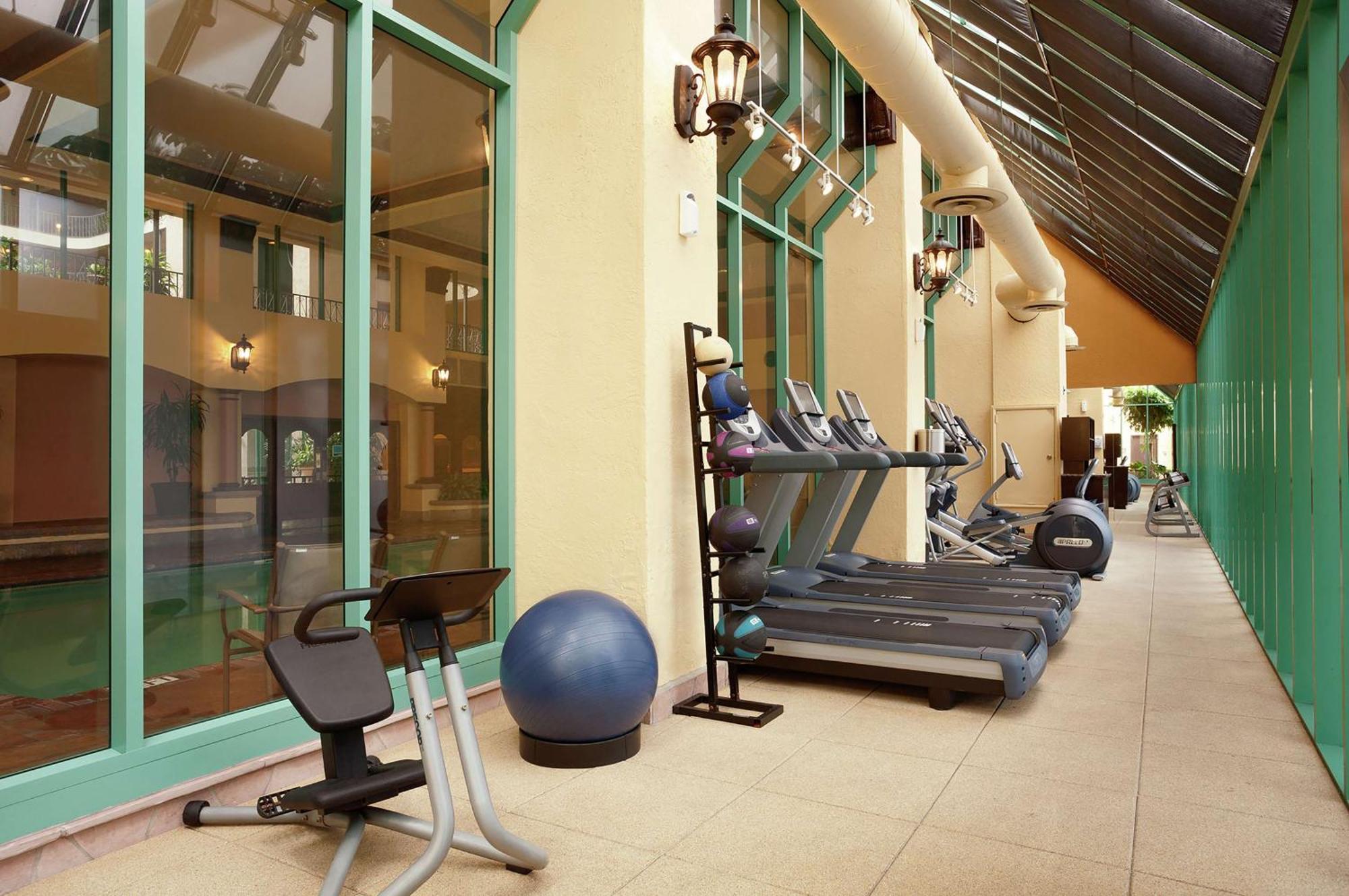 Hotel Embassy By Hilton Orange County Airport Santa Ana