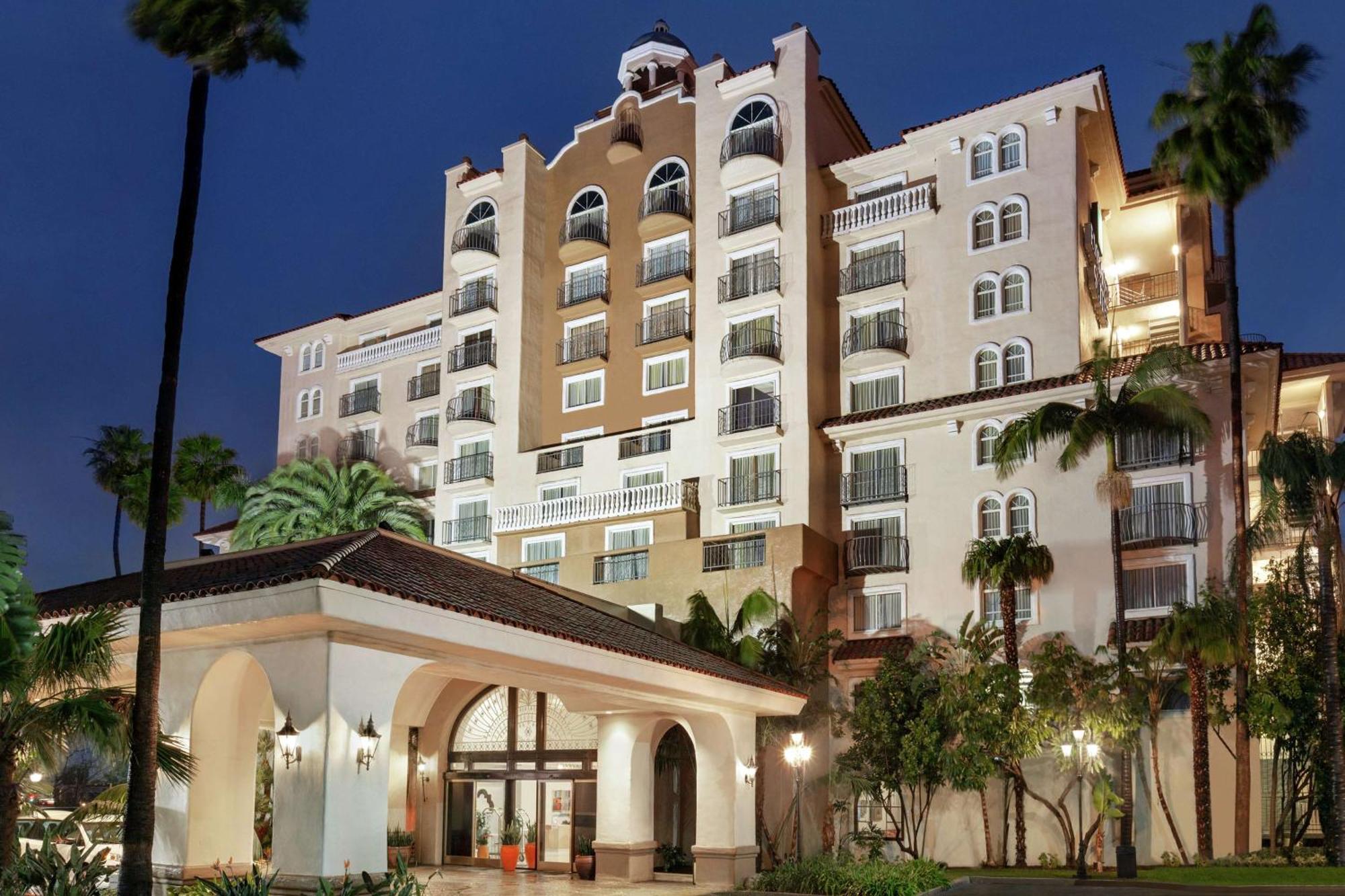 Embassy By Hilton Orange County Airport Hotel 3*
