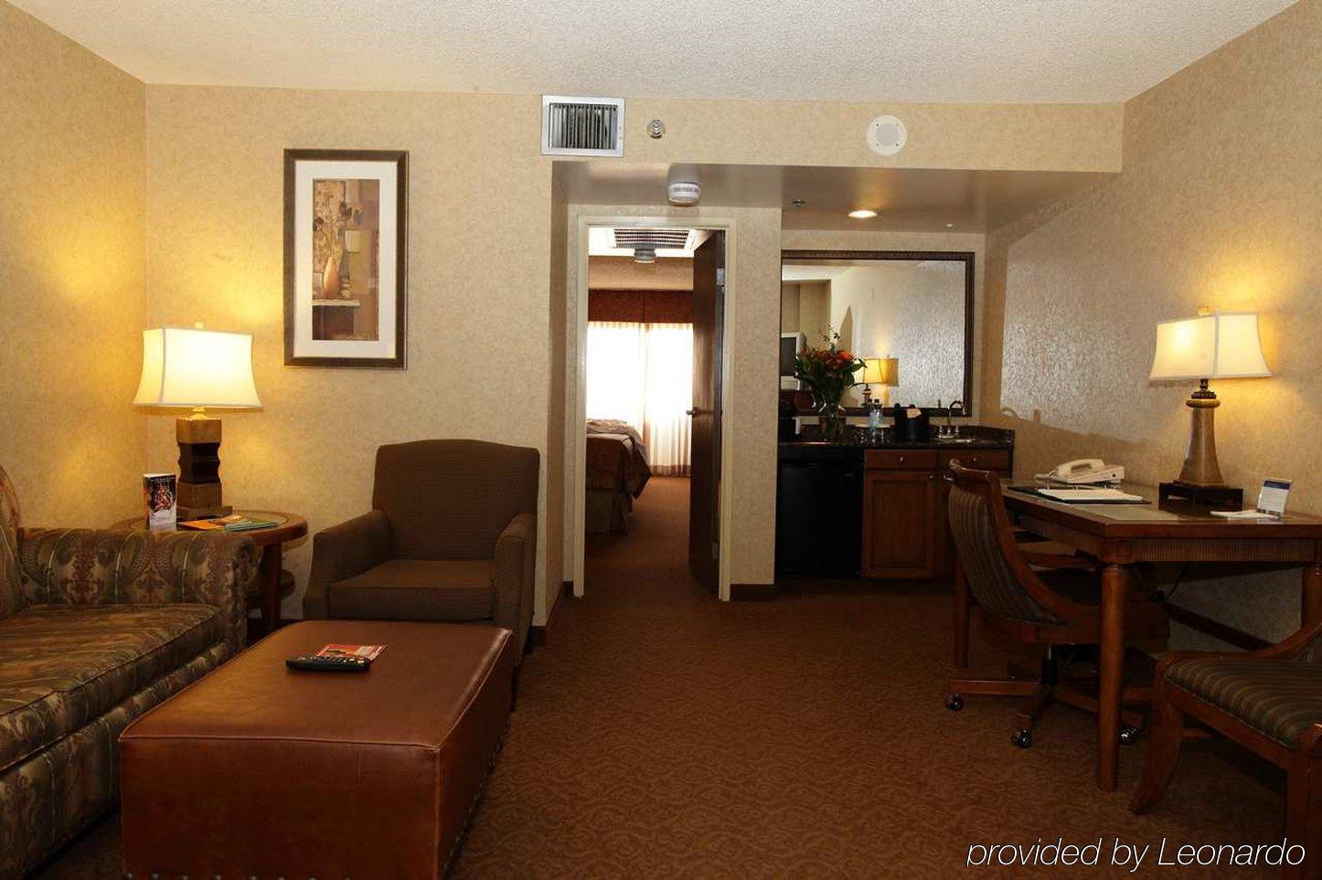 Embassy By Hilton Orange County Airport Hotel 3*
