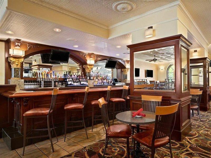 Hotel Embassy By Hilton Orange County Airport