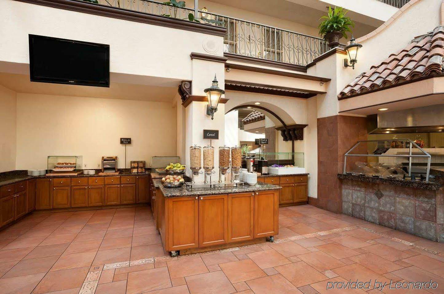Hotel Embassy By Hilton Orange County Airport Santa Ana