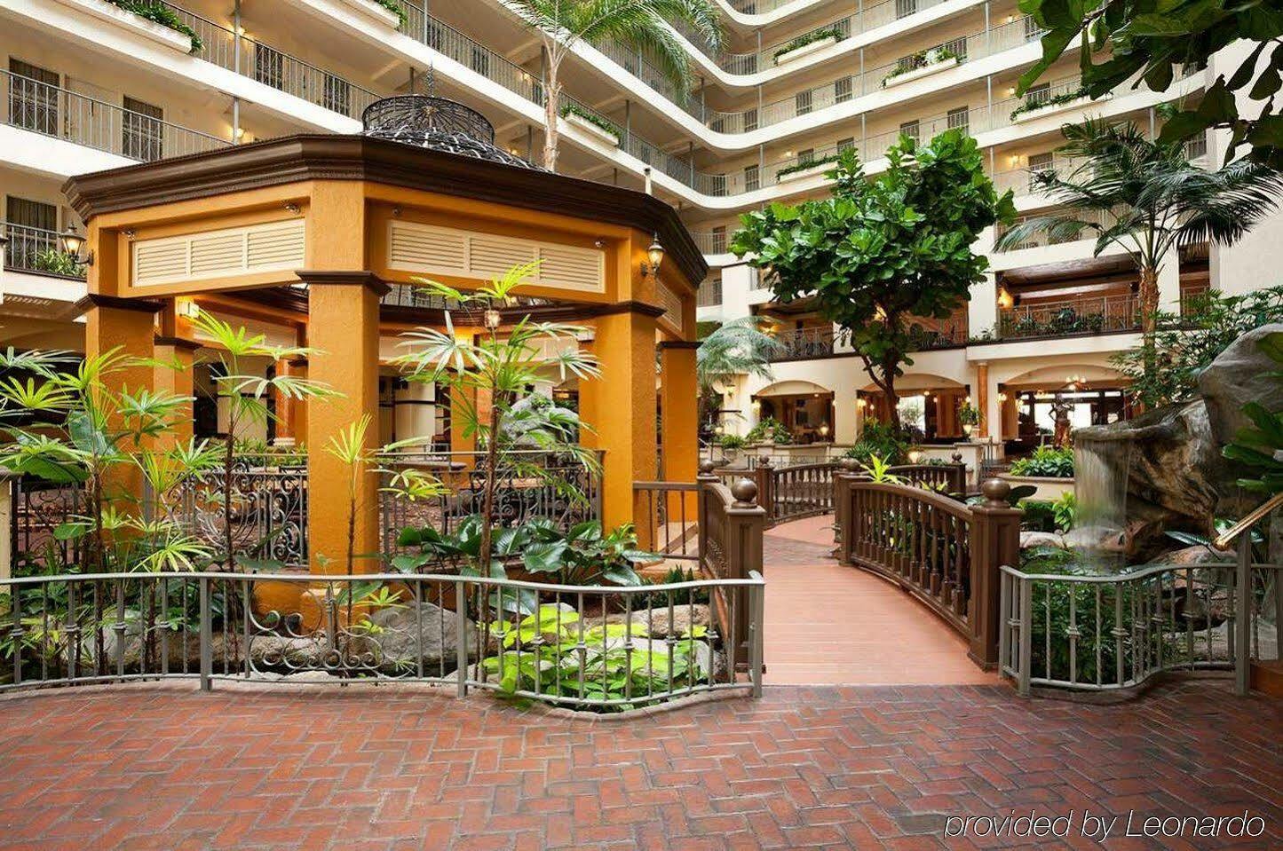 Embassy By Hilton Orange County Airport 3*